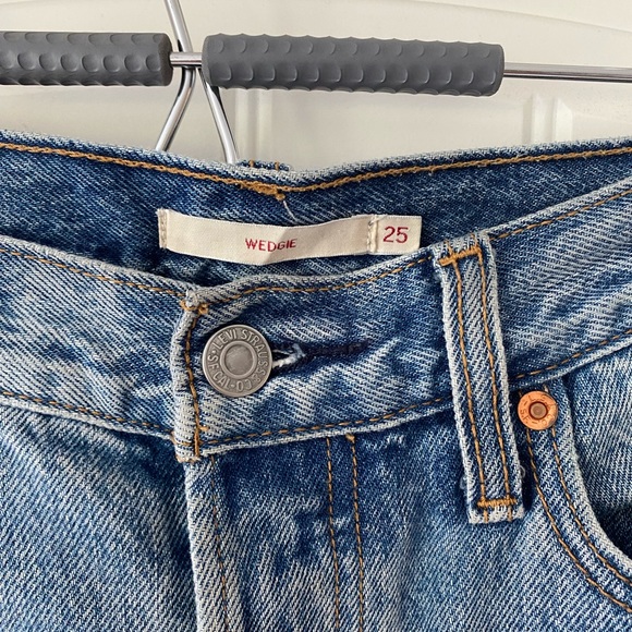 LEVI WEDGIE JEANS - Picture 2 of 6